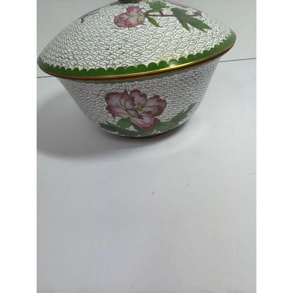Vintage Chinese Cloisonné Lidded Bowl White Enamel‎ Birds and Peony 6-inch